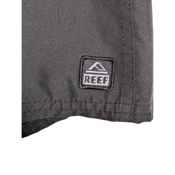 Reef Life's Short Go Surfing Black Cargo Board Shorts Men's Size 34 - Picture 4 of 6